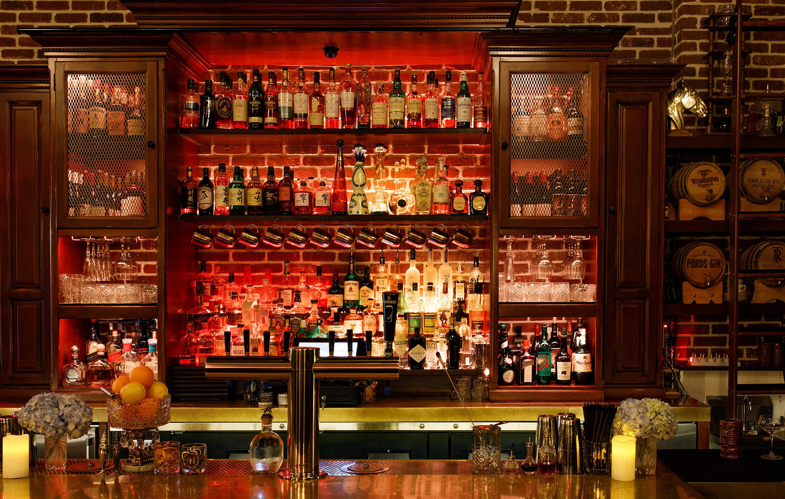 Historical San Francisco Bar in the Heart of the City - Image 1