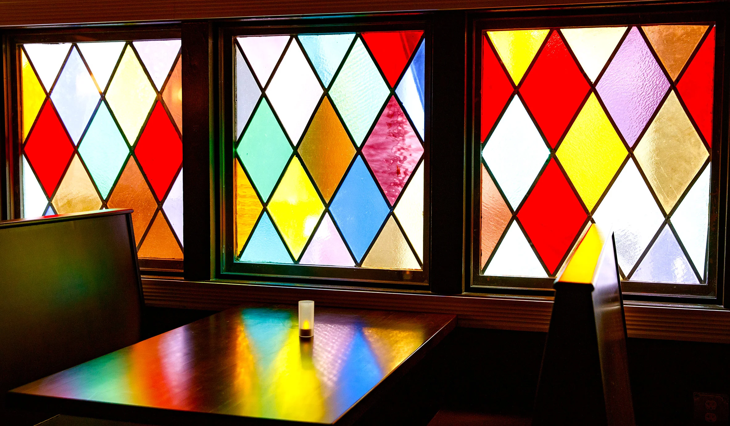 Historical San Francisco Bar in the Heart of the City - Image 2