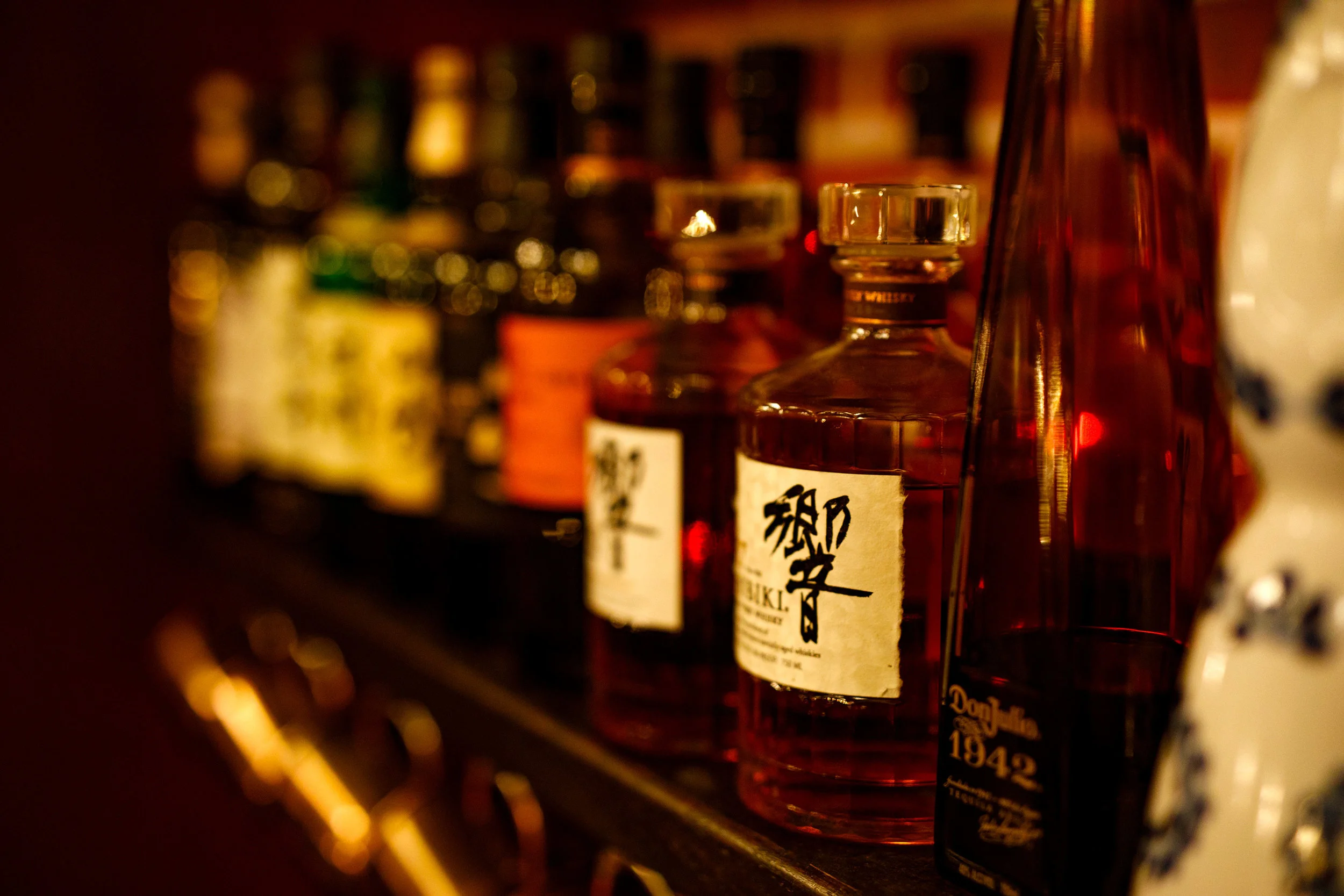 Historical San Francisco Bar in the Heart of the City - Image 4